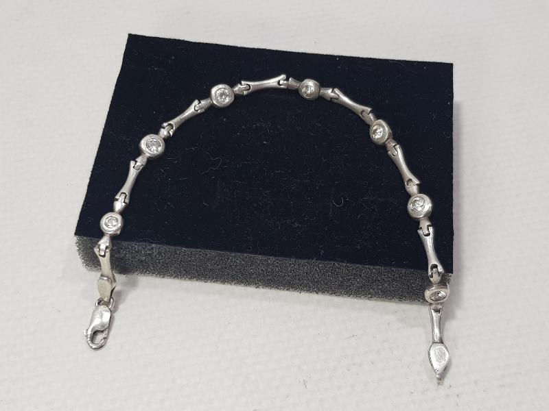 ZİRKON TAŞLARLA SÜSLÜ GÜMÜŞ BİLEKLİK