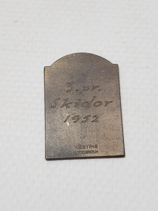 1952 TARİHLİ YABANCI MADALYA