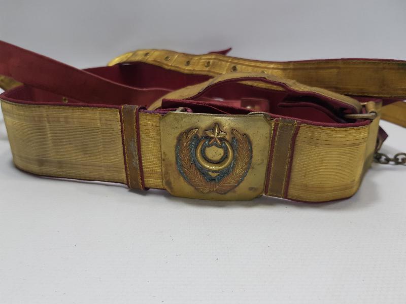 OSMANLI DÖNEMİ ALTIN SIRMA İŞLEMELİ TAM TAKIM SUBAY KEMERİ