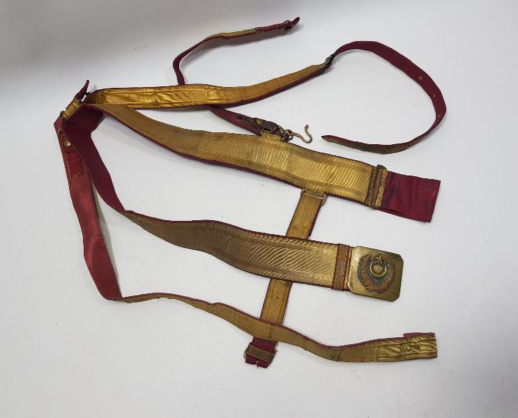 OSMANLI DÖNEMİ ALTIN SIRMA İŞLEMELİ TAM TAKIM SUBAY KEMERİ