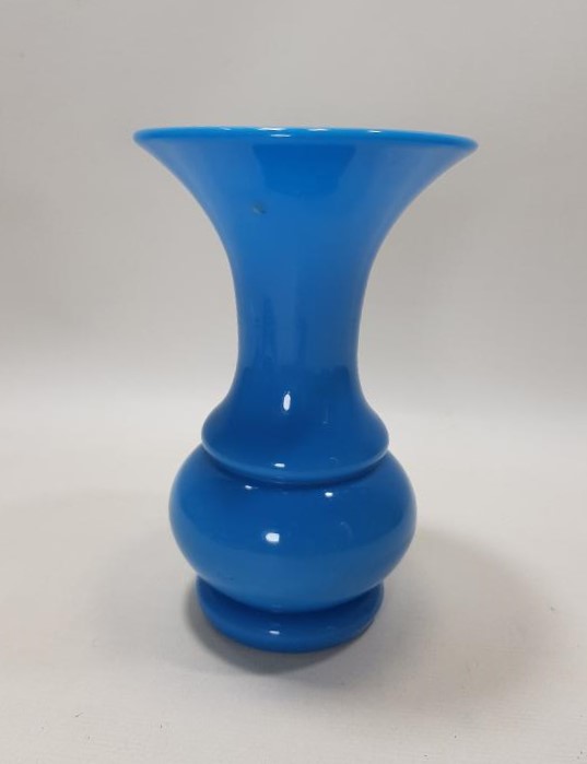 OSMANLI DÖNEMİ MAVİ RENKLİ OPAL VAZO 