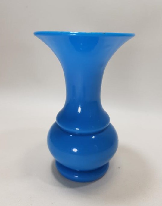 OSMANLI DÖNEMİ MAVİ RENKLİ OPAL VAZO 