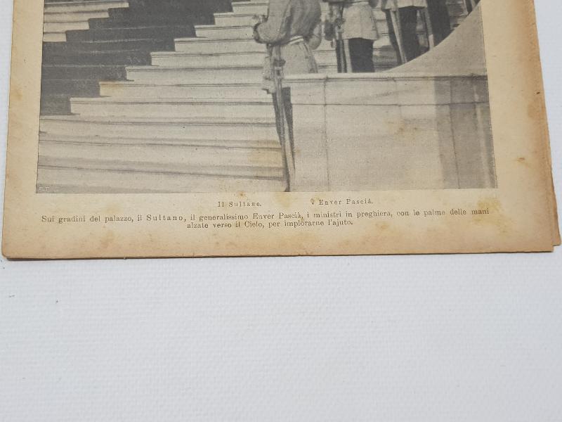 1. DÜNYA SAVAŞI 15 NİSAN 1915 TARİHLİ AVRUPA SAVAŞI DERGİSİ: ÇANAKKALE BOMBARDIMANI SONRASI SARAYDA SULTAN MEHMET REŞAD, ENVER PAŞA VE KOMUTANLAR DUA EDERKEN