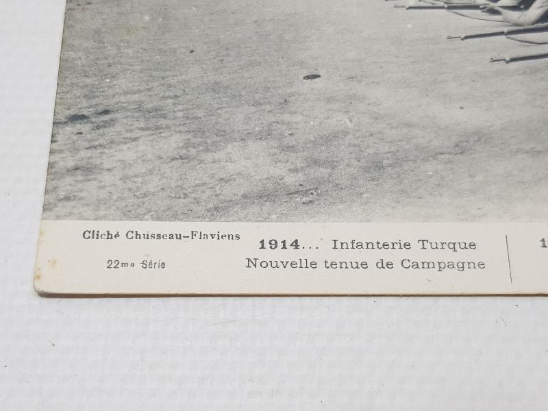 1. DÜNYA SAVAŞI OSMANLI ASKERLERİ YENİ SAVAŞ ELBİSELERİYLE ATIŞ TALİMİ YAPARKEN 