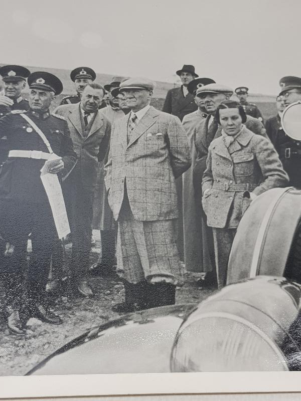 ATATÜRK ASKERİ TATBİKATTA BÜYÜK BOY FOTOĞRAF