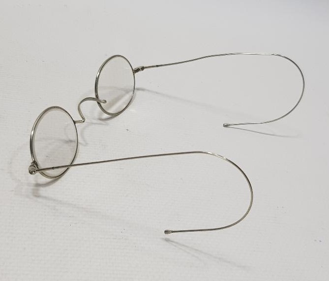 CONSTANTINOPLE: ORJİNAL KUTUSUNDA GÜMÜŞ GÖZLÜK