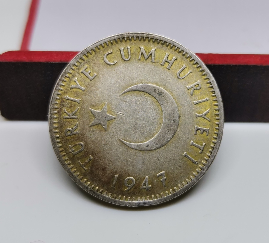 1947 YILI YÜKSEK KONDİSYONDA GÜMÜŞ 1 LİRA