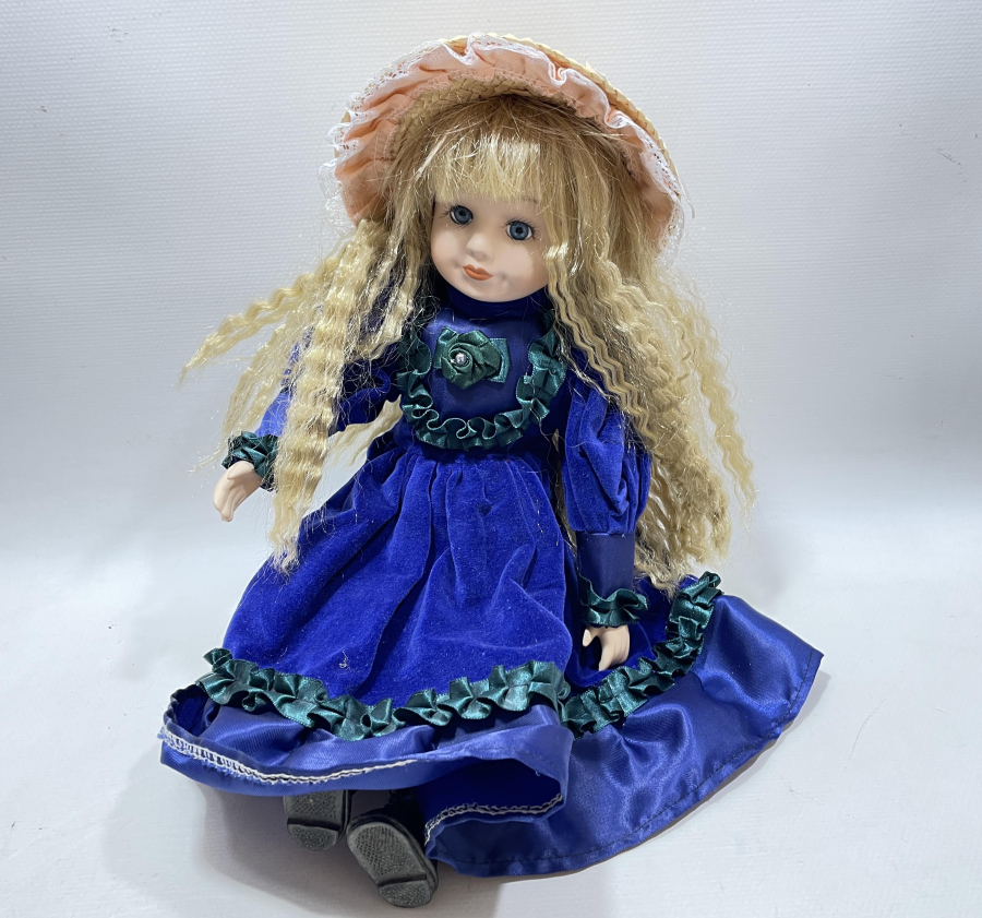 ANTİKA PORSELEN BEBEK