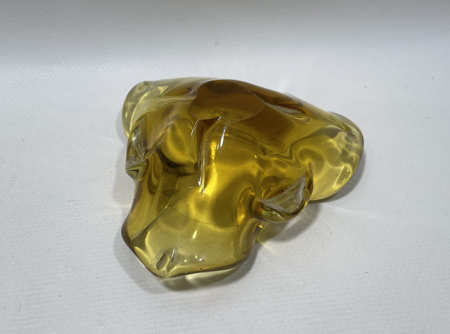 ÇINAR YAPRAĞI FORMUNDA YAPILMIŞ YERLİ MURANO ANTİKA KÜLLÜK