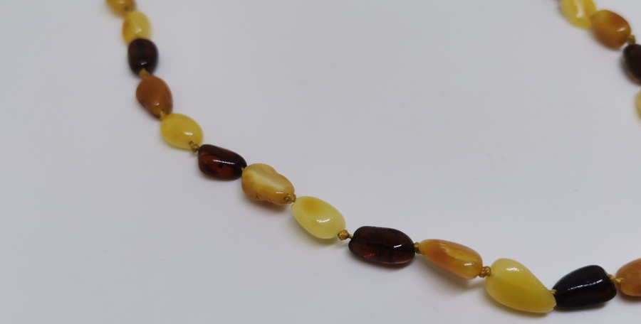 DAMLA KEHRİBARDAN MAMUL COCUK KOLYESİ