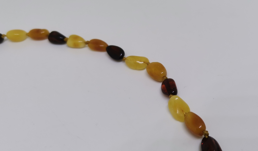 DAMLA KEHRİBARDAN MAMUL COCUK KOLYESİ