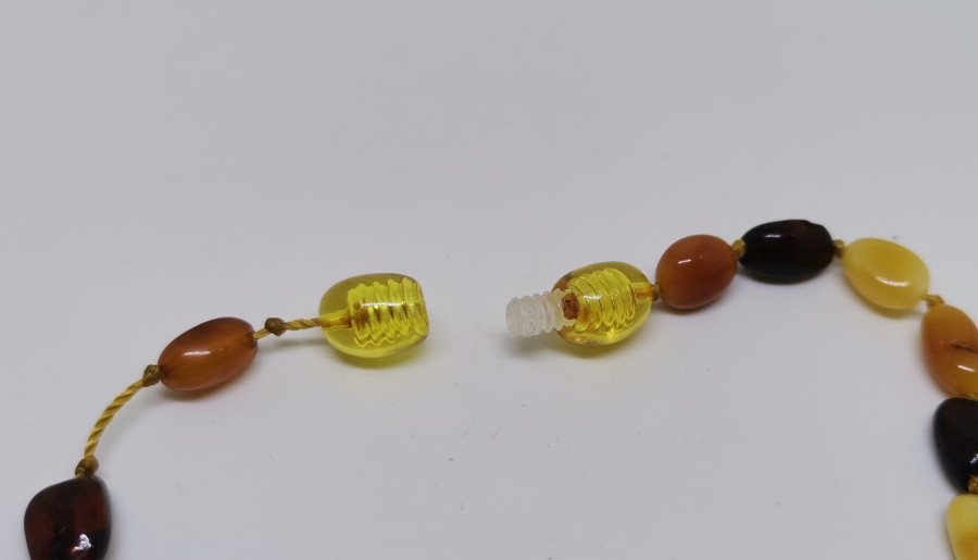 DAMLA KEHRİBARDAN MAMUL COCUK KOLYESİ