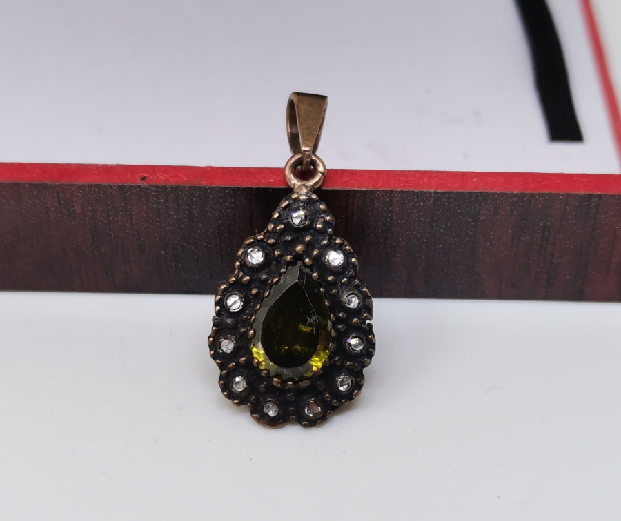 ELMAS TAŞLI ÖZEL YAPIM KOLYE UCU