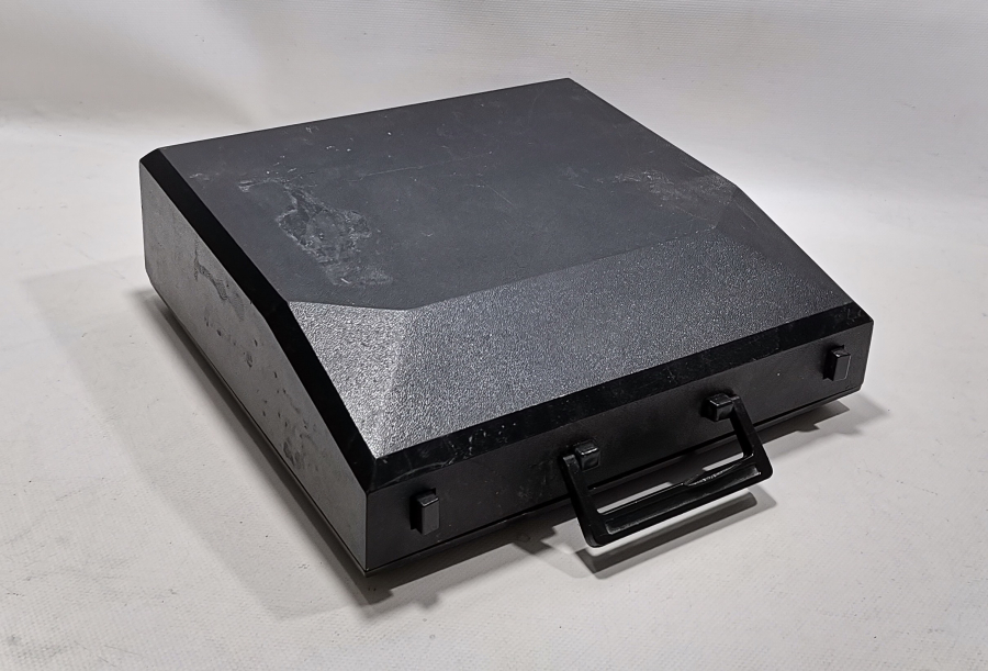 ORJİNAL ÇANTASI İLE ANTİKA KATİP DAKTİLOSU