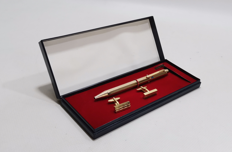 ORJİNAL KUTUSUNDA ALTIN KAPLAMA KALEM VE KOL DÜĞMESİ TAKIMI