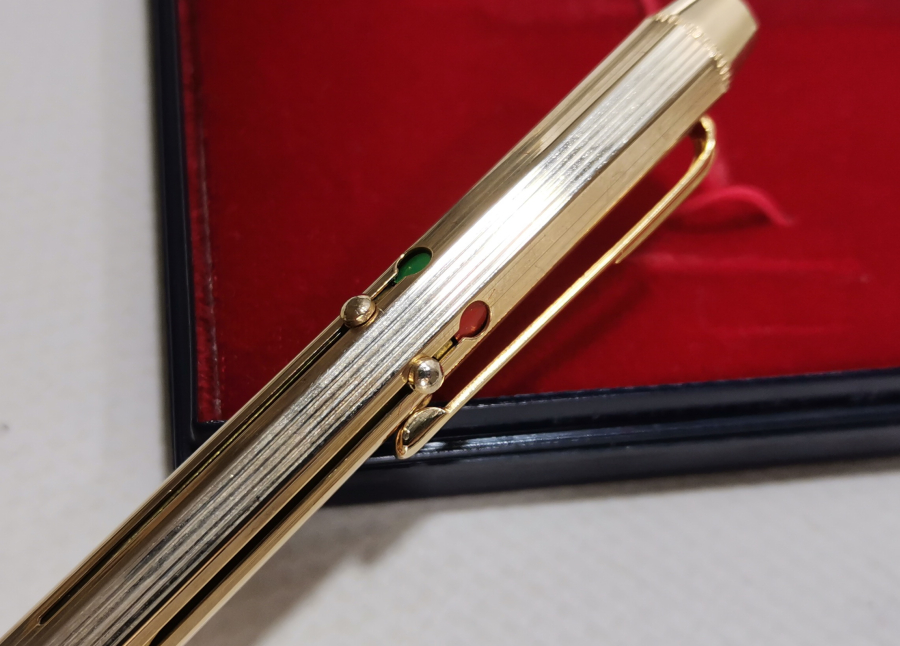 ORJİNAL KUTUSUNDA ALTIN KAPLAMA KALEM VE KOL DÜĞMESİ TAKIMI