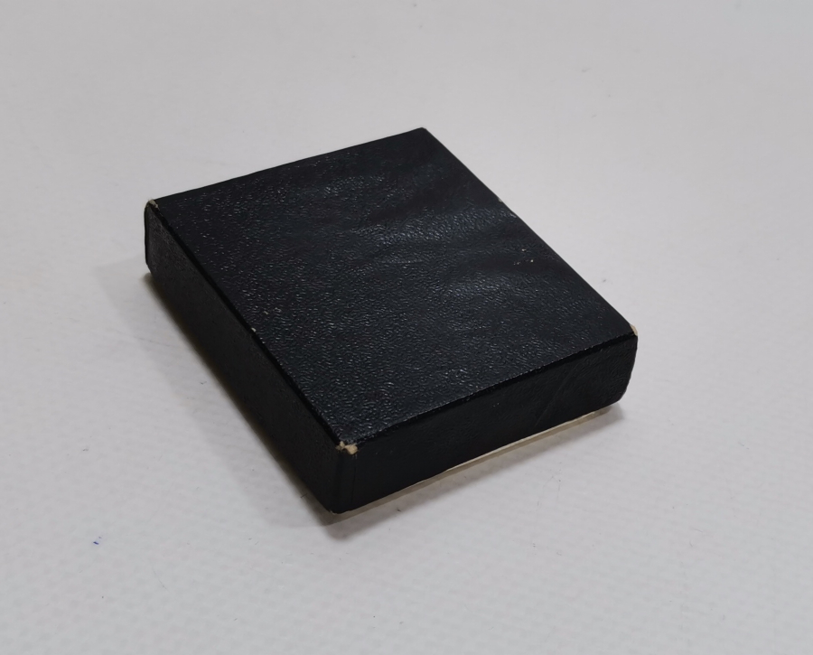 ORJİNAL KUTUSUNDA KULLANILMAMIŞ ÇİL ÇAKMAK