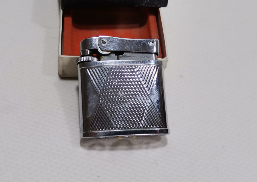 ORJİNAL KUTUSUNDA KULLANILMAMIŞ ÇİL ÇAKMAK