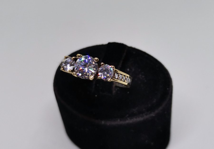 ÜÇ TAŞ MODEL GÜMÜŞ YÜZÜK