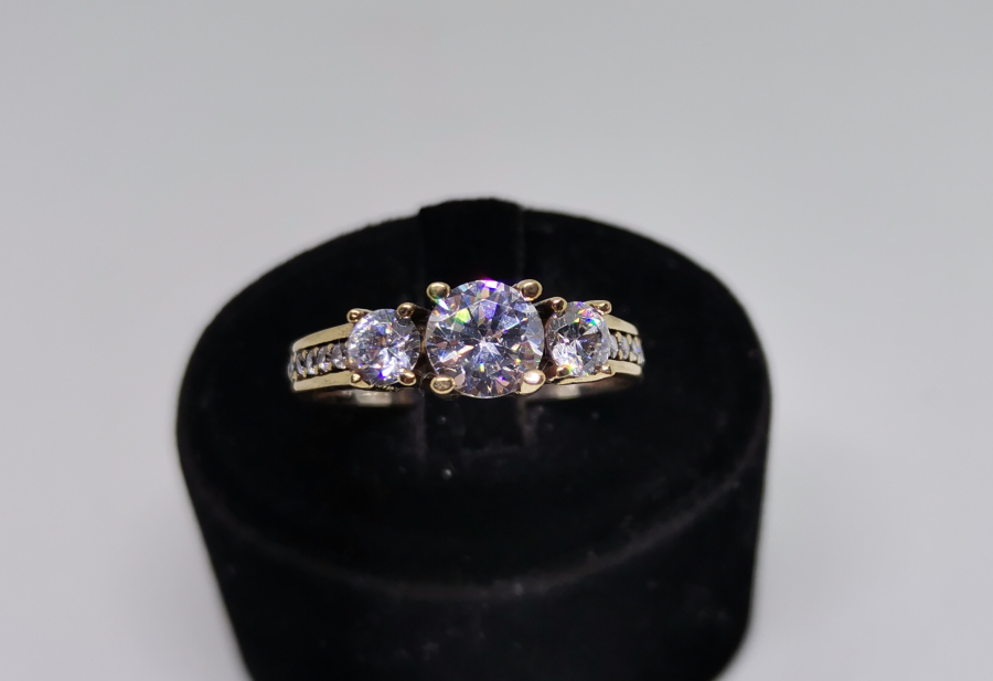 ÜÇ TAŞ MODEL GÜMÜŞ YÜZÜK