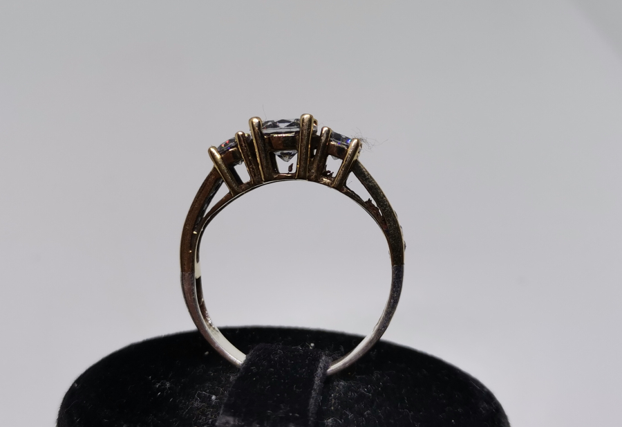 ÜÇ TAŞ MODEL GÜMÜŞ YÜZÜK