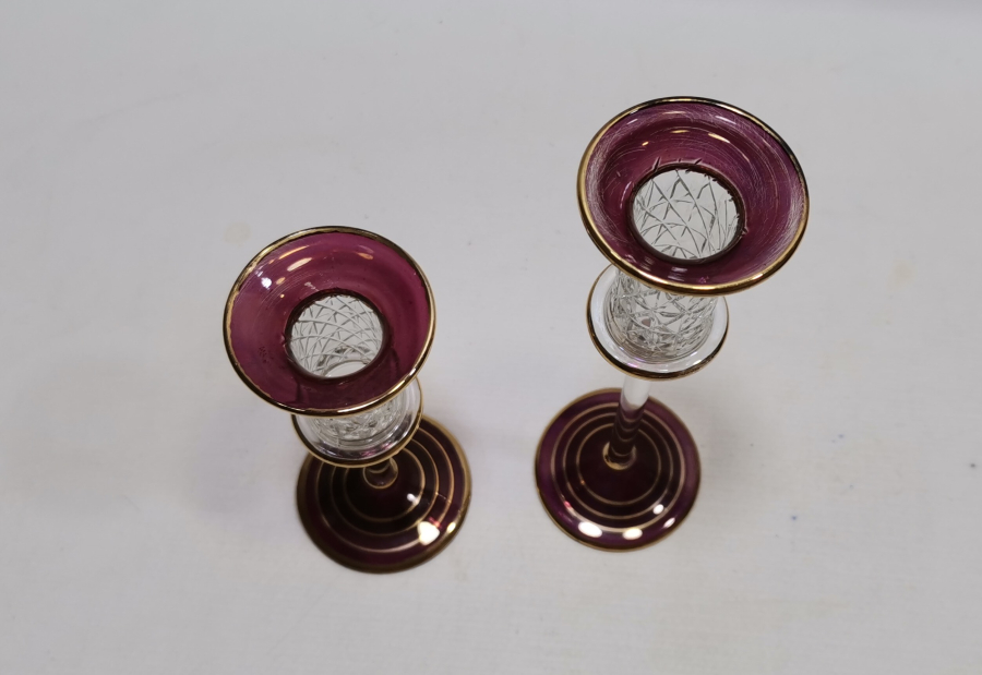 ALTIN VARAKLI VE KRİSTAL KESME İŞÇİLİKLİ ANTİKA ÇİFT MUMLUK