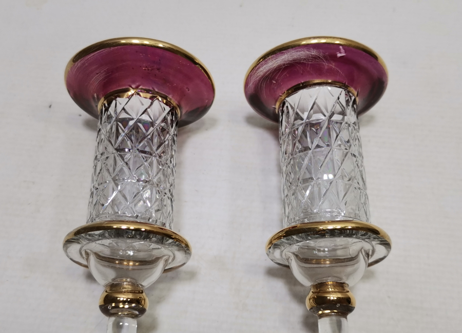 ALTIN VARAKLI VE KRİSTAL KESME İŞÇİLİKLİ ANTİKA ÇİFT MUMLUK