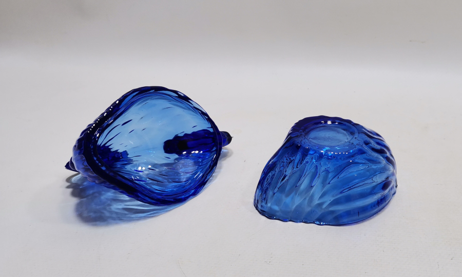 NADİR RENKTE HOROZ FORMUNDA YAPILMIŞ ANTİKA KAPAKLI ŞEKERLİK