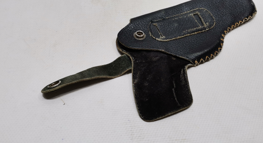 DERİDEN MAMUL ANTİKA TABANCA KILIFI