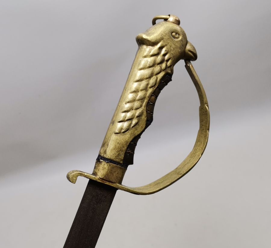 KARTAL BAŞLI VE BOYNUZ SAPLI ANTİKA HAVACI SUBAY KILICI
