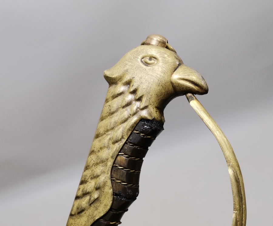 KARTAL BAŞLI VE BOYNUZ SAPLI ANTİKA HAVACI SUBAY KILICI