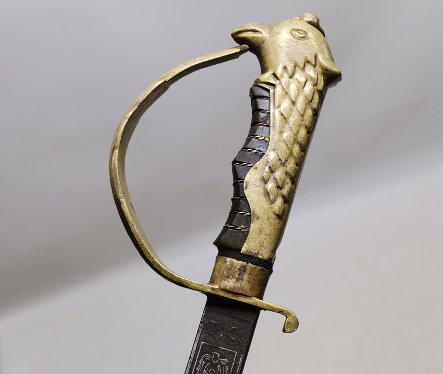 KARTAL BAŞLI VE BOYNUZ SAPLI ANTİKA HAVACI SUBAY KILICI