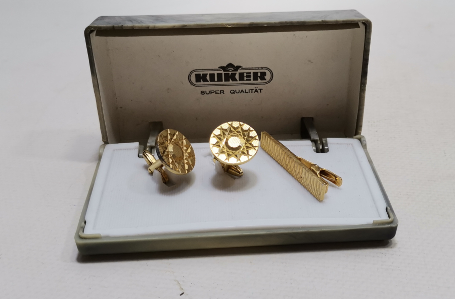 ORJİNAL KUTUSUNDA ALTIN KAPLAMA ANTİKA KOL DÜĞMESİ - KRAVAT İĞNESİ TAKIMI