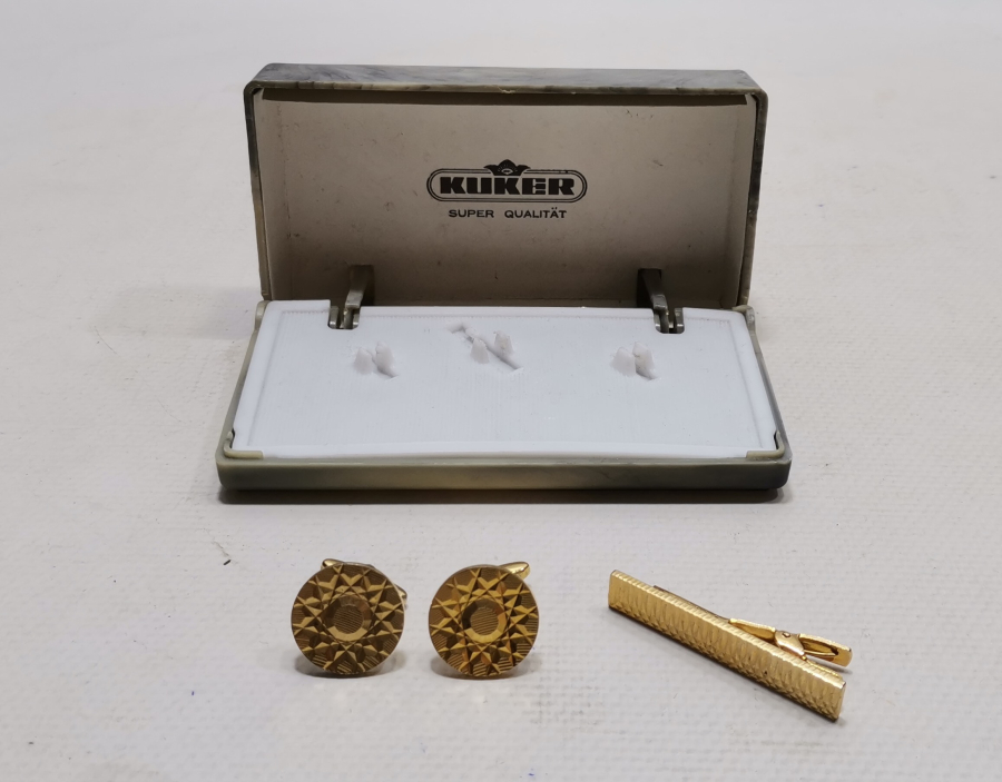 ORJİNAL KUTUSUNDA ALTIN KAPLAMA ANTİKA KOL DÜĞMESİ - KRAVAT İĞNESİ TAKIMI