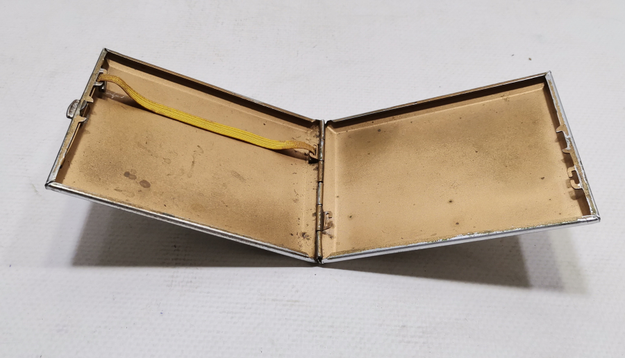 ÜZERİ MİNE İŞÇİLİKLİ ANTİKA SİGARA TABAKASI