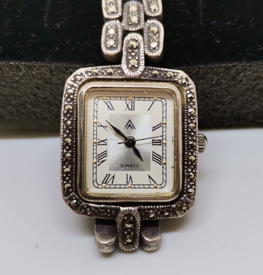 MARGAZİT TAŞLI GÜMÜŞ KOL SAATİ