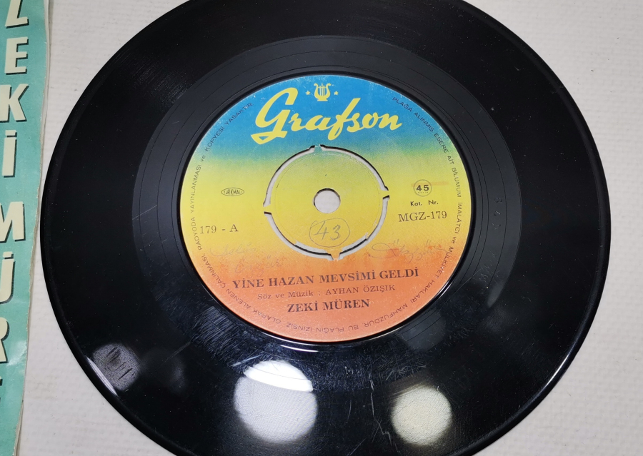 ORJİNAL KABINDA ZEKİ MÜREN 45 LİK PLAK