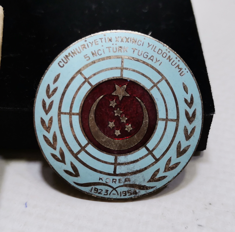 ORJİNAL KUTUSUNDA MİNELİ KORE HARBİ ROZETİ