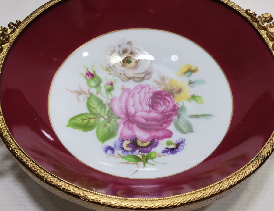 OSMANLI DÖNEMİ ÇOK NADİR EL BOYAMA VE SALTANAT ÇELENKLİ PORSELEN KASE