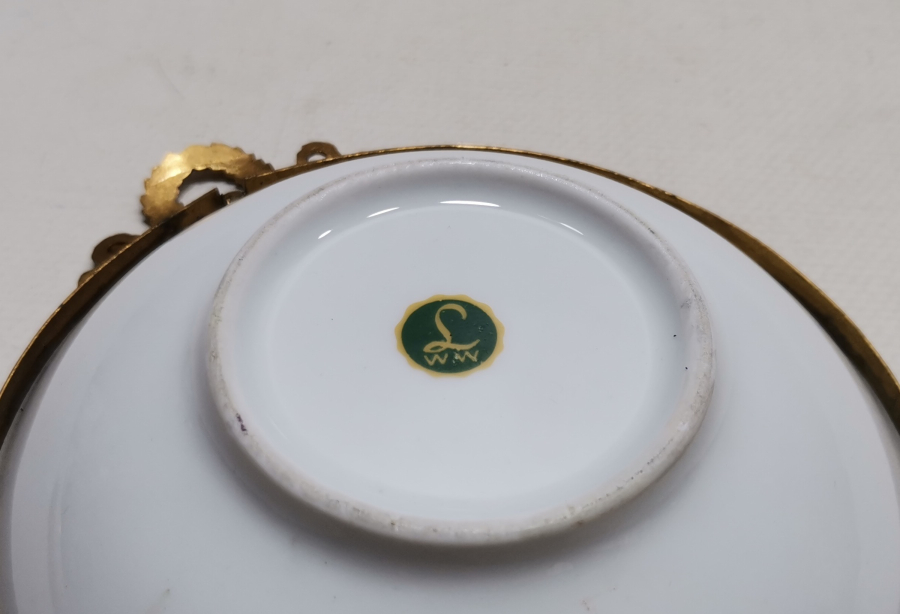 OSMANLI DÖNEMİ ÇOK NADİR EL BOYAMA VE SALTANAT ÇELENKLİ PORSELEN KASE