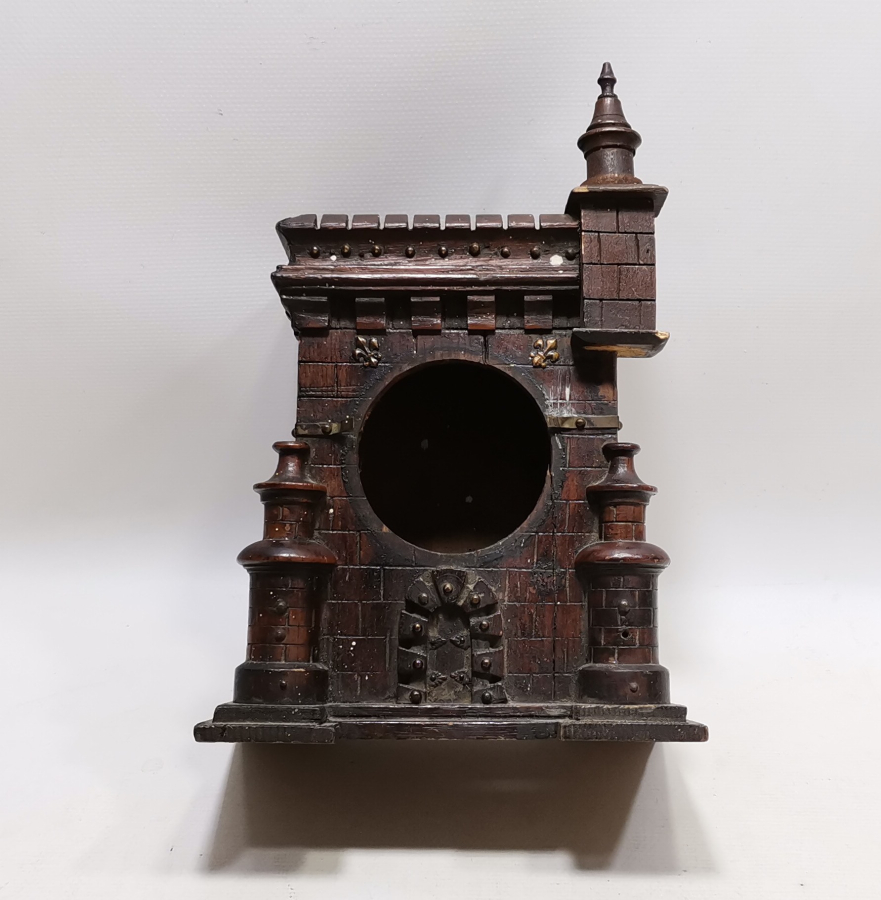 OSMANLI DÖNEMİ KALE BURCU FORMUNDA YAPILMIŞ ÇOK NADİR AHŞAP SAAT KABI