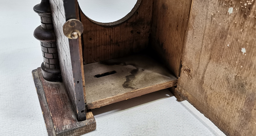 OSMANLI DÖNEMİ KALE BURCU FORMUNDA YAPILMIŞ ÇOK NADİR AHŞAP SAAT KABI