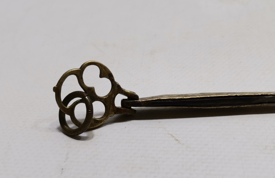 OSMANLI DÖNEMİ ÜZERİ İŞLEMELİ KILIÇ MASATI