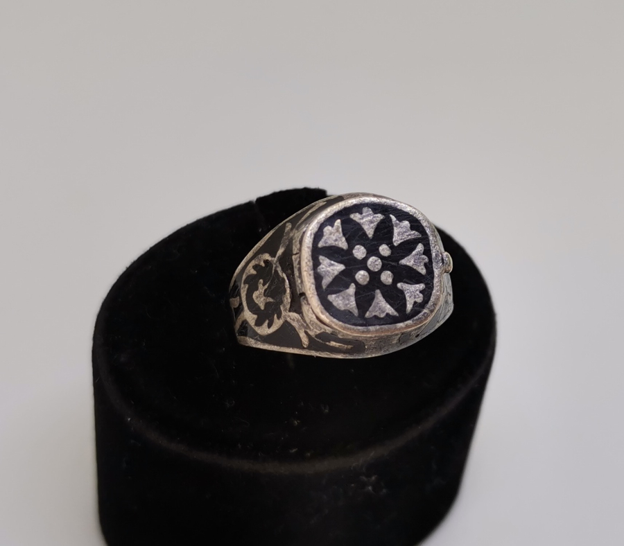 SAVAT İŞÇİLİKLİ NADİR ZEHİR YÜZÜĞÜ