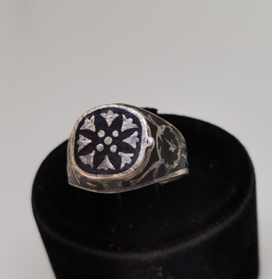 SAVAT İŞÇİLİKLİ NADİR ZEHİR YÜZÜĞÜ