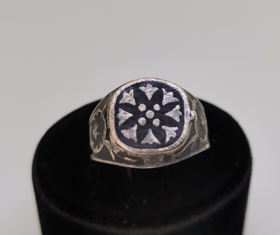 SAVAT İŞÇİLİKLİ NADİR ZEHİR YÜZÜĞÜ