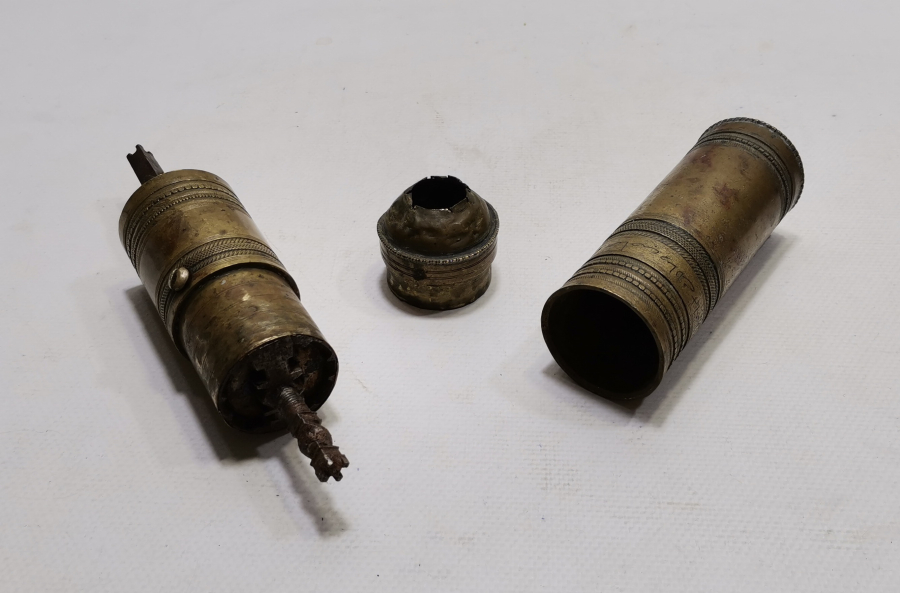 ÜZERİ OSMANLICA YAZILI AĞA İŞİ KAHVE DEĞİRMENİ