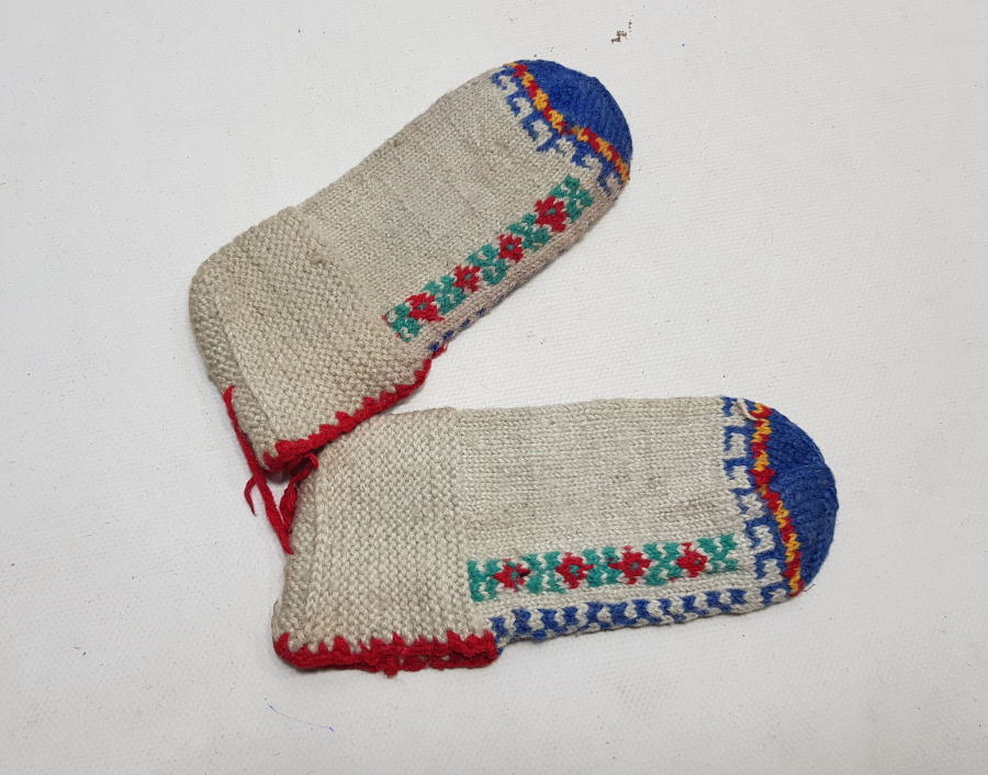 EL YAPIMI ANTİKA İŞLEMELİ YÖRÜK İŞİ PATİK