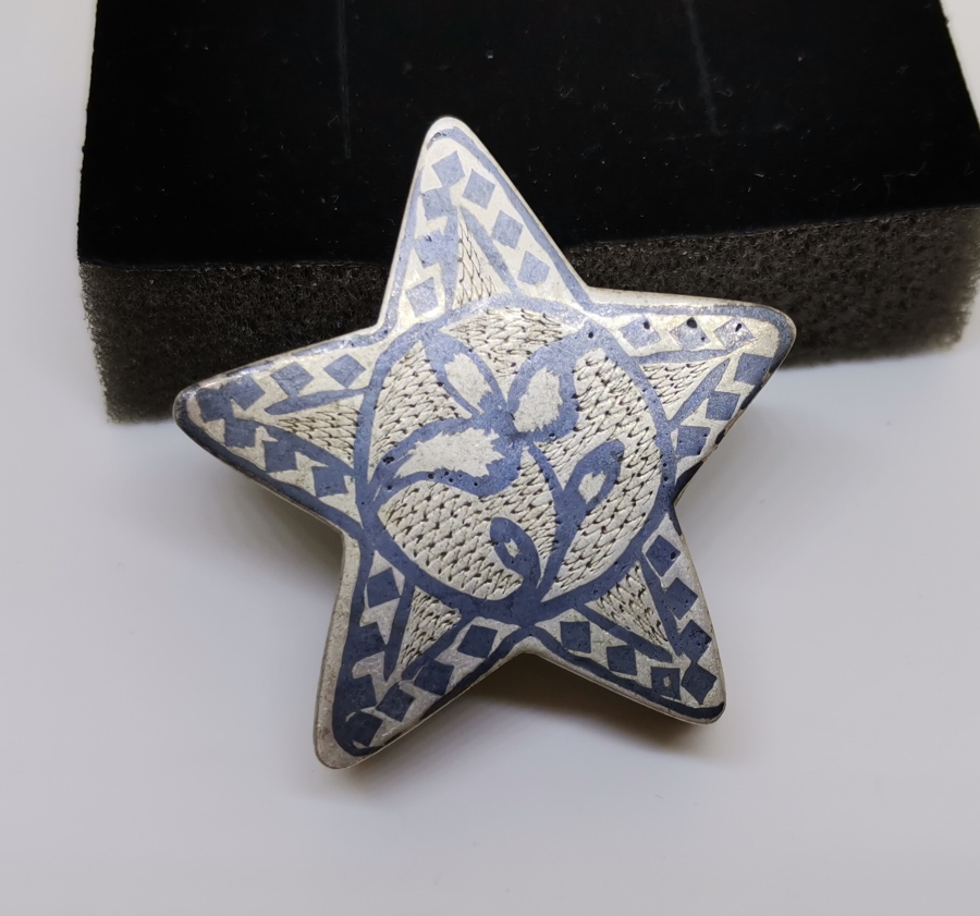 İÇİ OSMANLICA VAN DAMGALI OSMANLI DÖNEMİ YILDIZ FORMUNDA YAPILMIŞ ŞİFRELİ GÜMÜŞ KUTU