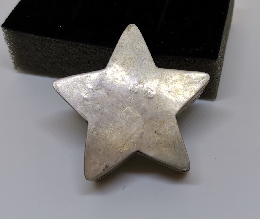 İÇİ OSMANLICA VAN DAMGALI OSMANLI DÖNEMİ YILDIZ FORMUNDA YAPILMIŞ ŞİFRELİ GÜMÜŞ KUTU